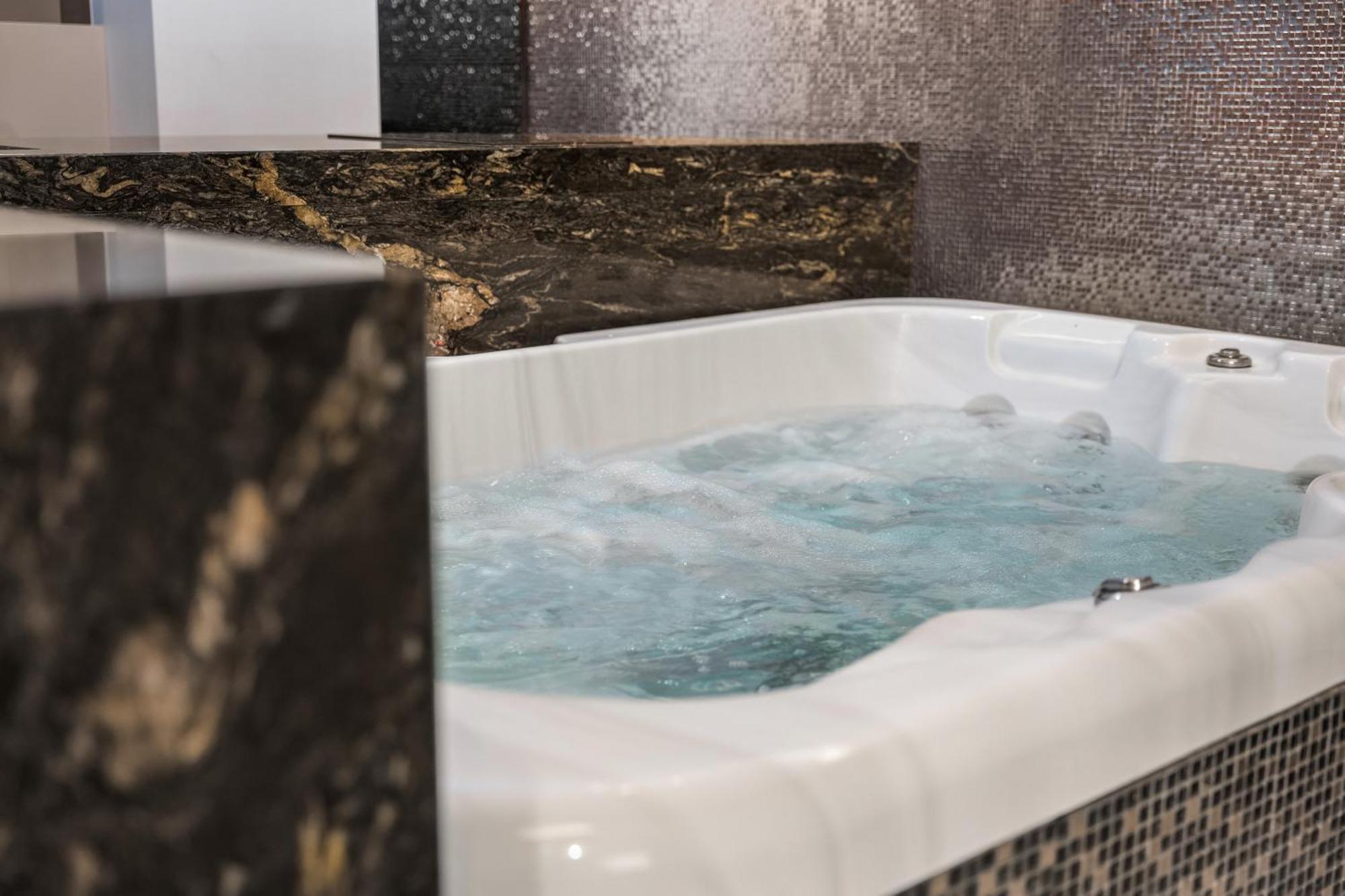 Secret Lounge - Cozy Studio with Sauna&Jacuzzi Wilno Zewnętrze zdjęcie